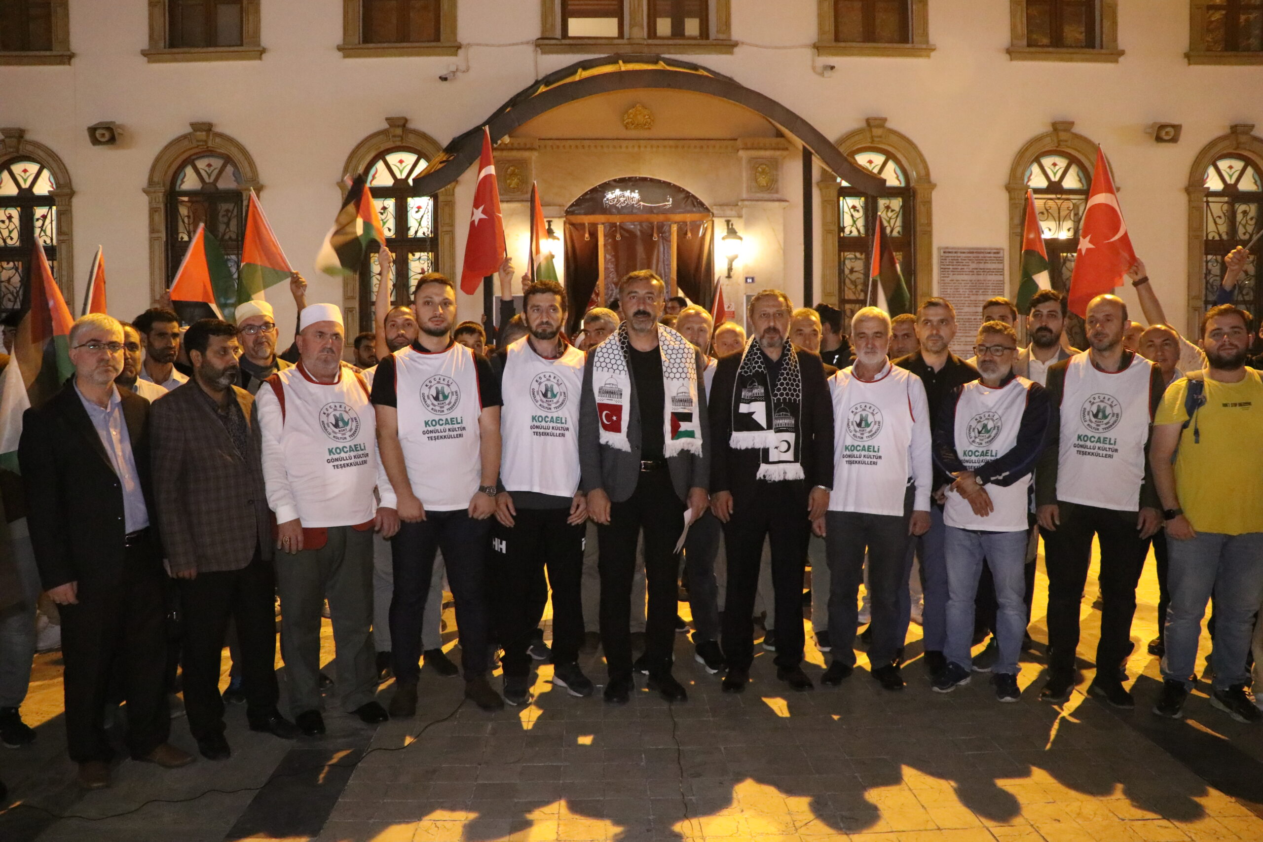 Kocaeli’de sivil toplum kuruluşlarından Filistinlilere destek gösterisi