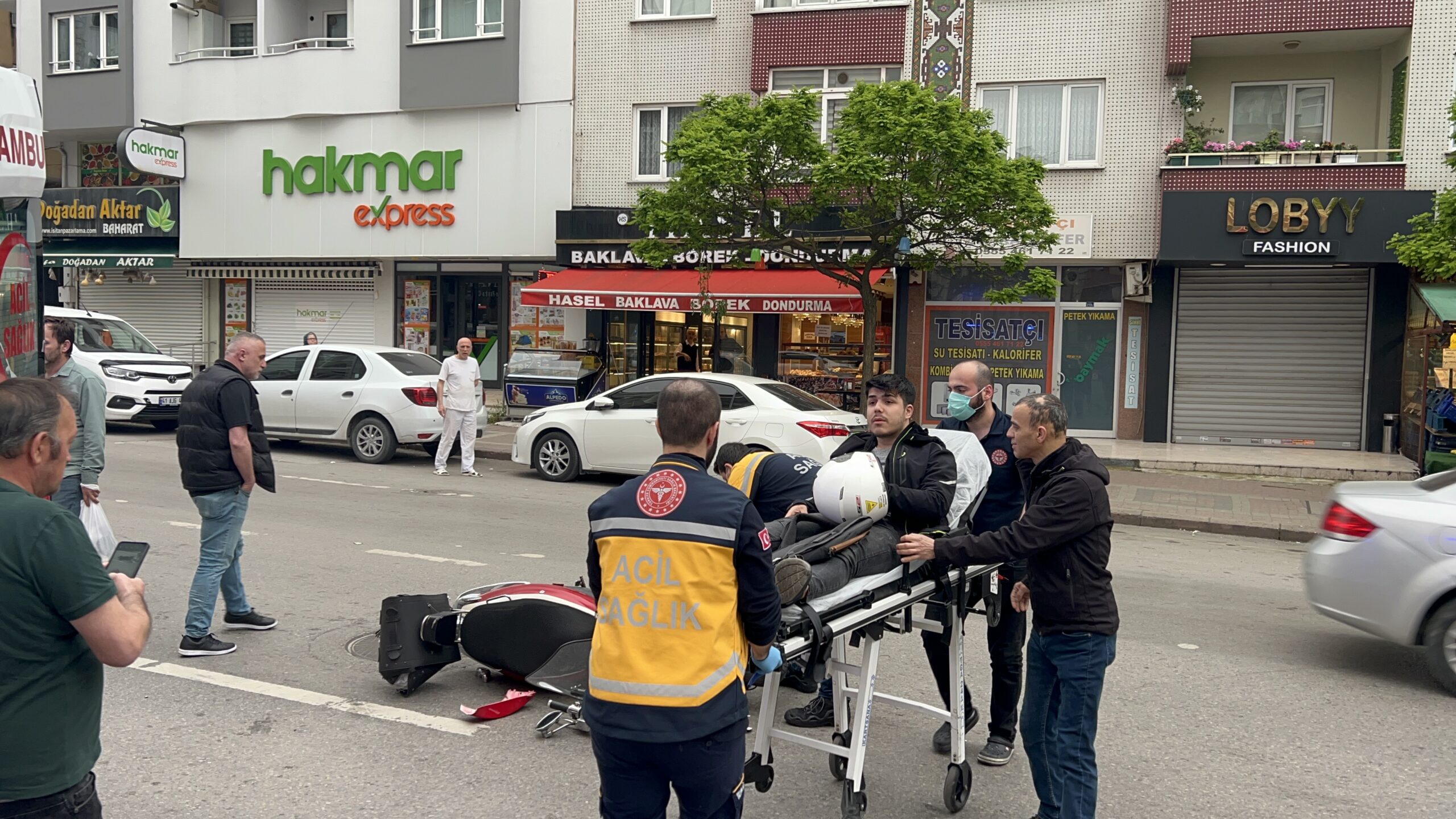 Gebze’de minibüsle çarpışan motosikletin sürücüsü yaralandı