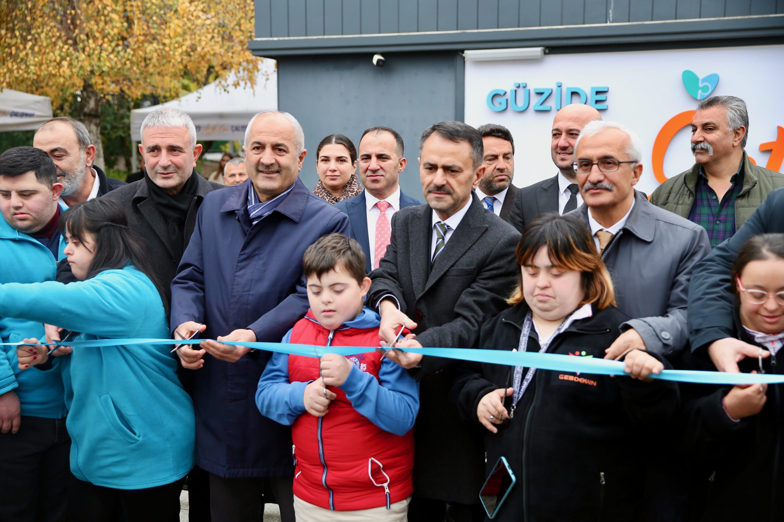 Kocaeli’de down sendromluların istihdam edildiği kafe açıldı