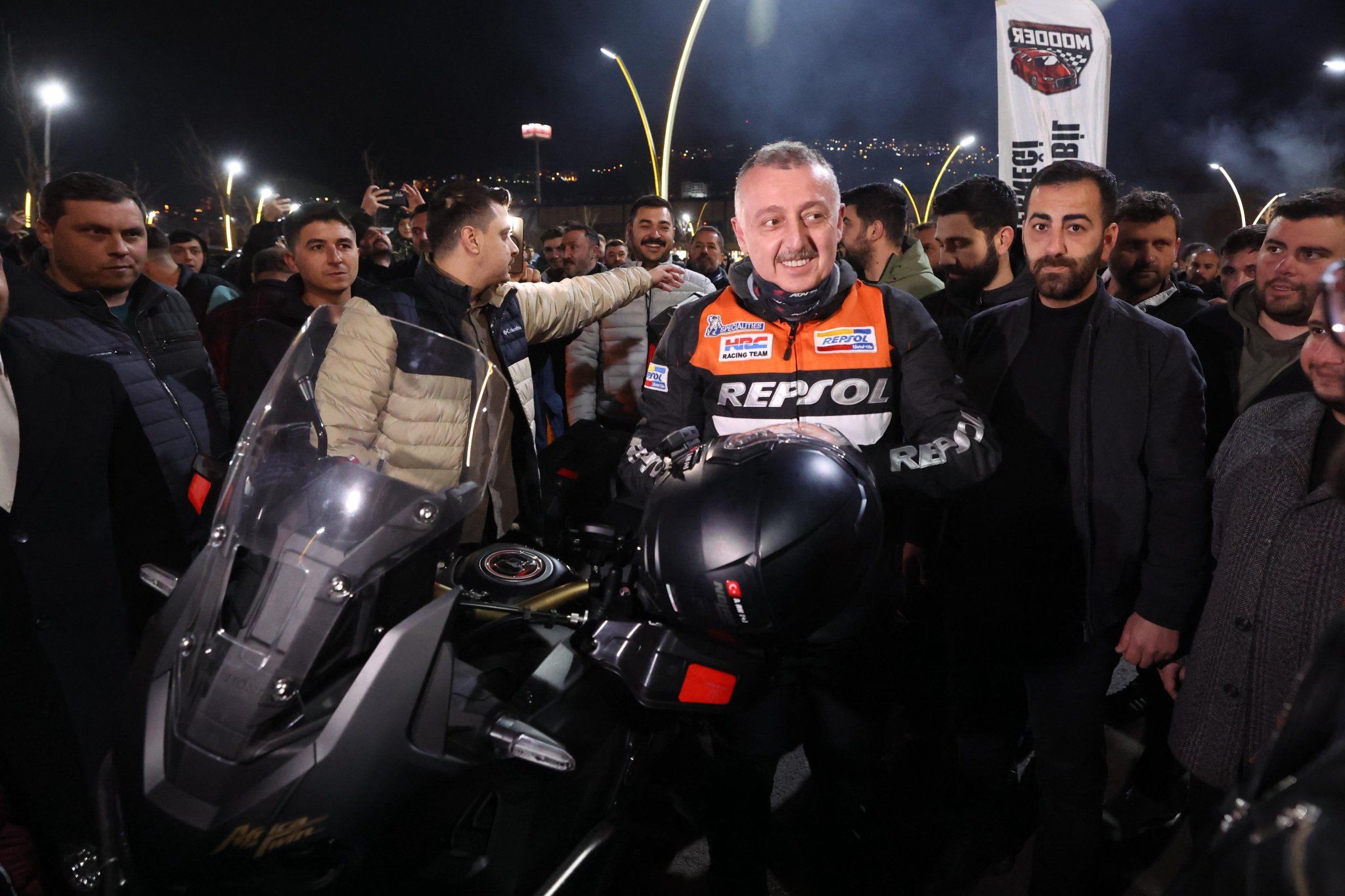 Kocaeli Büyükşehir Belediye Başkanı Büyükakın, gençlerle motosiklet kullandı