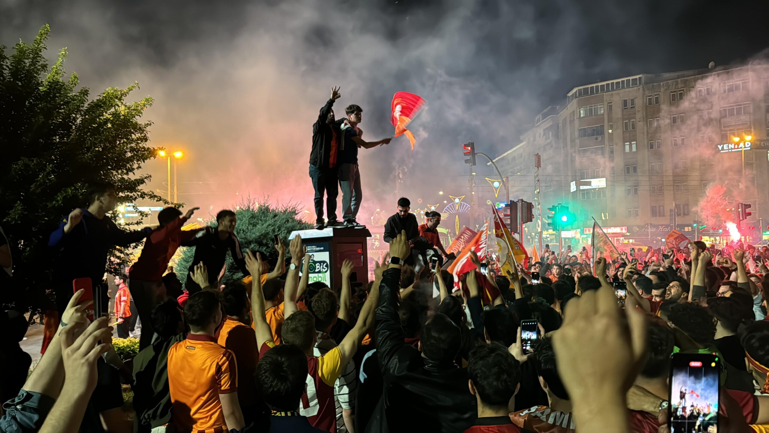 Galatasaray’ın şampiyonluğu Doğu Marmara ve Batı Karadeniz’de coşkuyla kutlandı