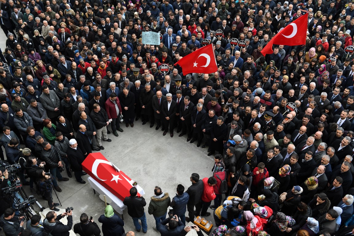 Kocaman, “Gençlerimiz siyaset sahnesinde olmalı”