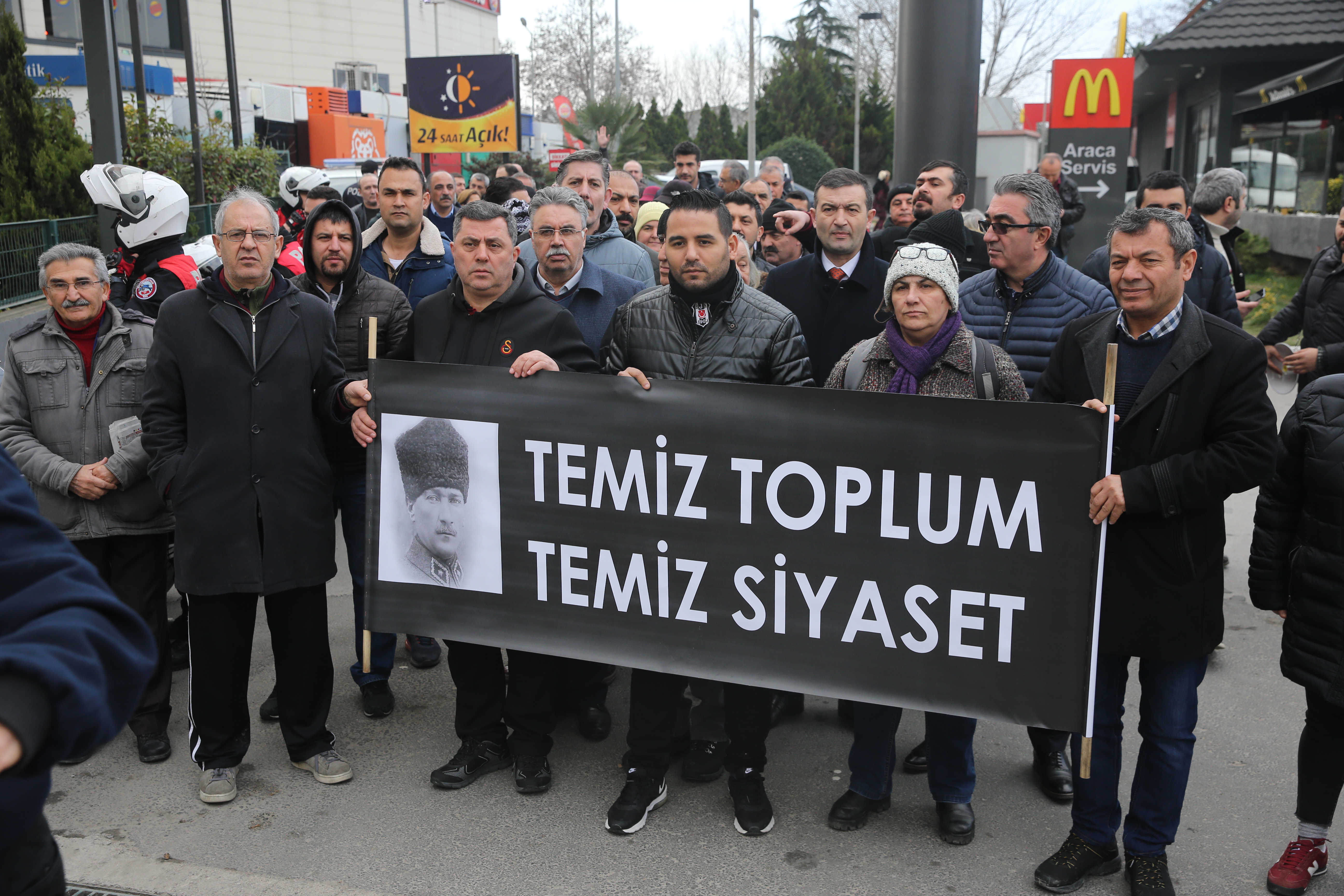 Bir grup CHP’linin Ankara’ya yürüyüşü