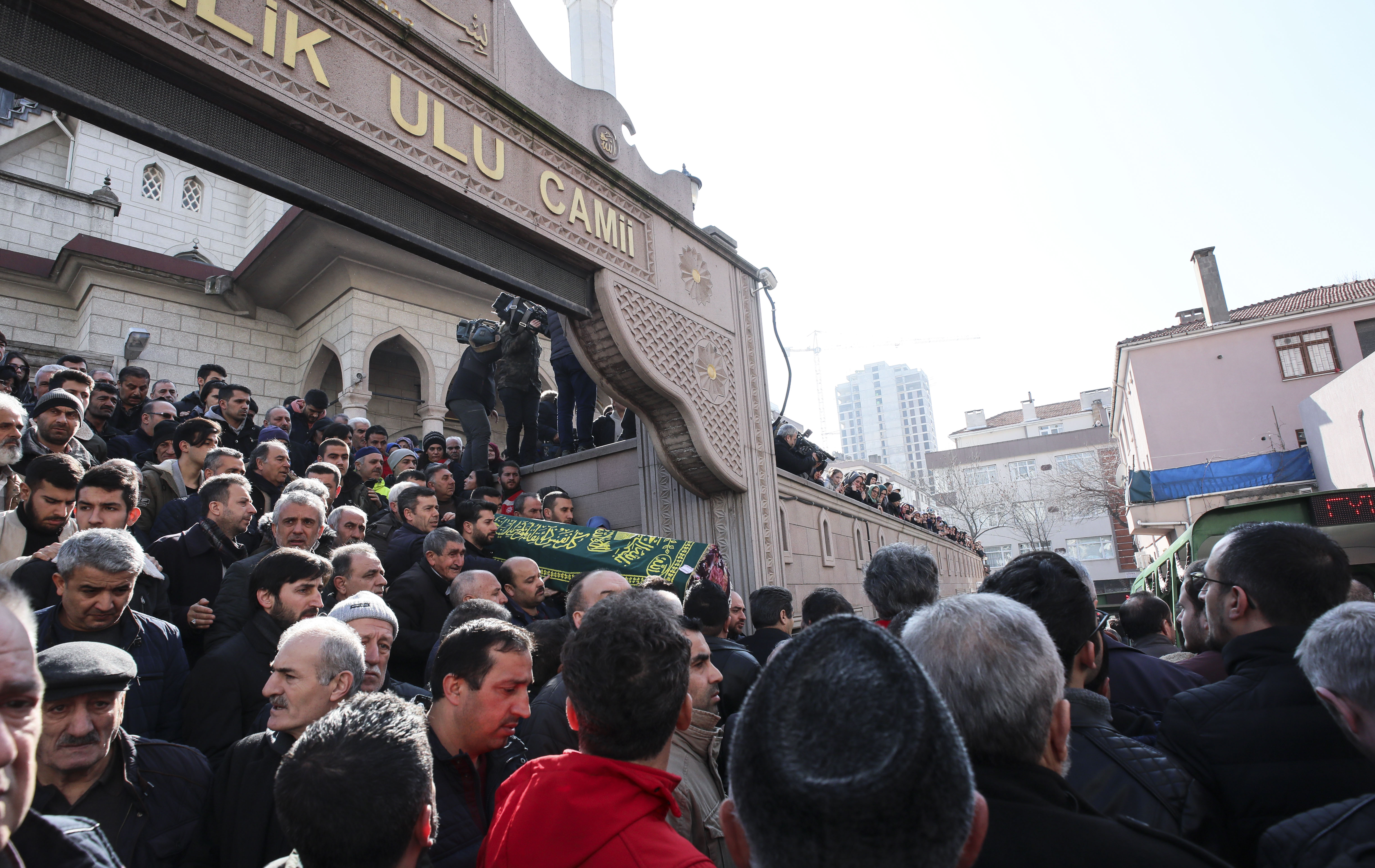 Kartal’da çöken bina