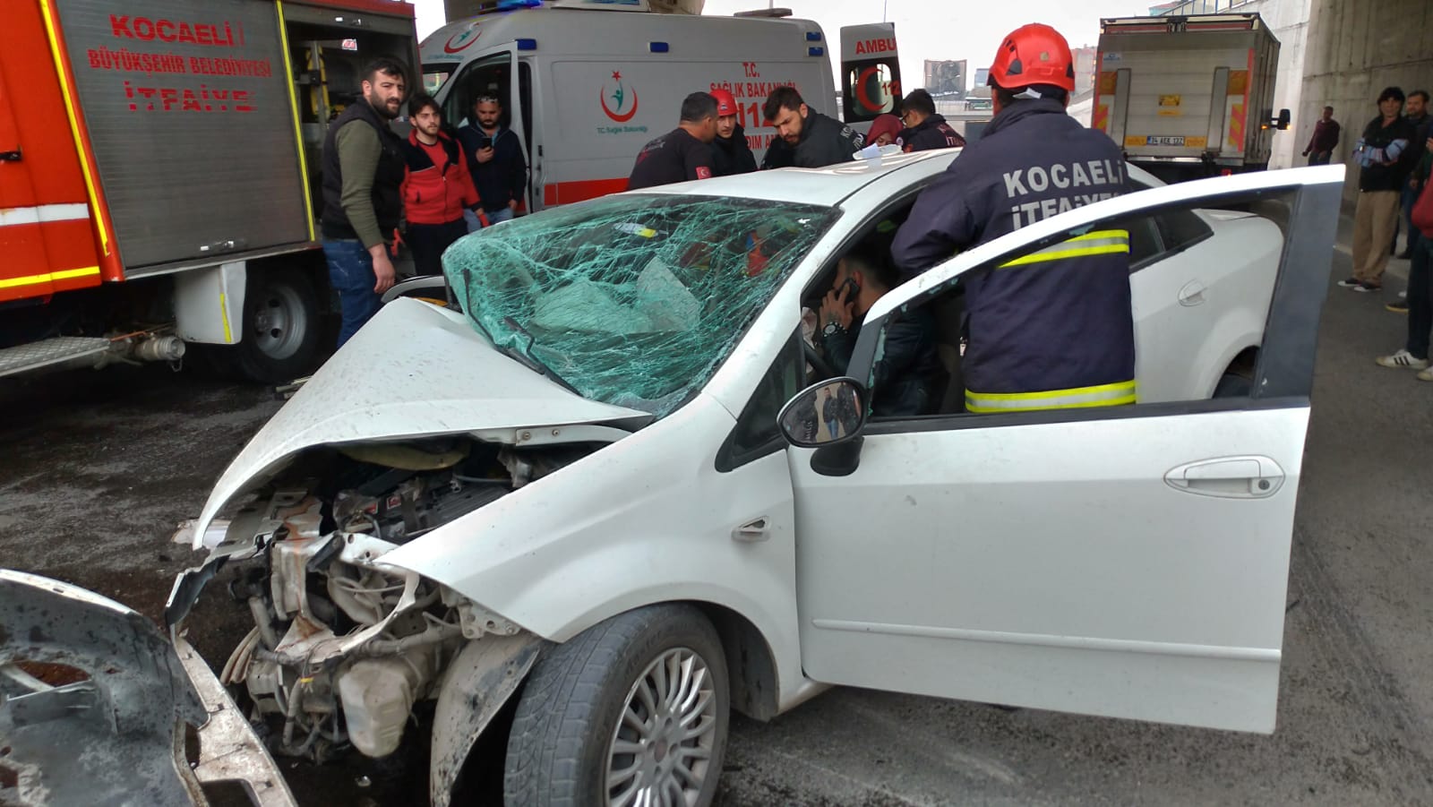 Kocaeli’de trafik kazası: 1 ölü, 1 yaralı